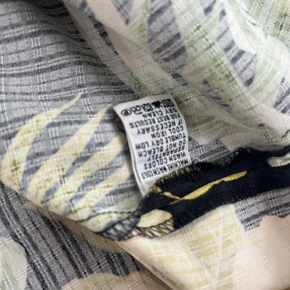 Tommy Bahama Hawaiian Floral Print 100% Silk Casual Camp Shirt Men’s M - Picture 13 of 15